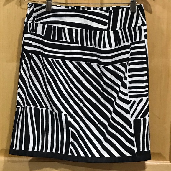 Ann Taylor Black white striped skirt - Picture 2 of 4
